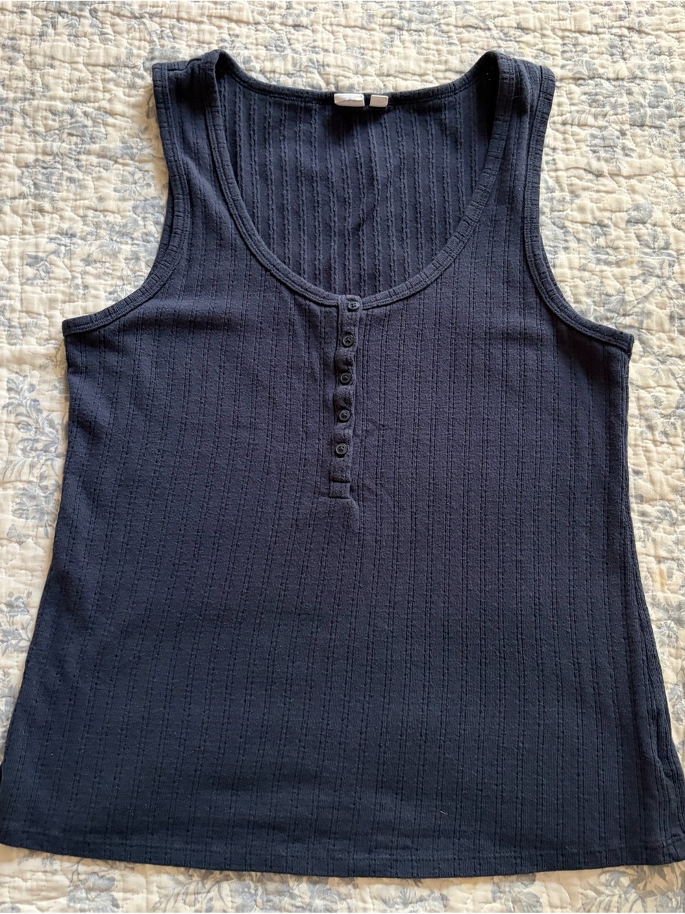 GAP Women’s Large Navy Blue Ribbed Henley Style Pointelle Texture Tank Top